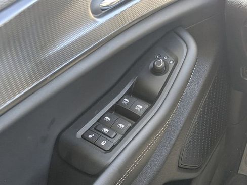 Used 2025 Jeep Grand Cherokee Laredo X image 21