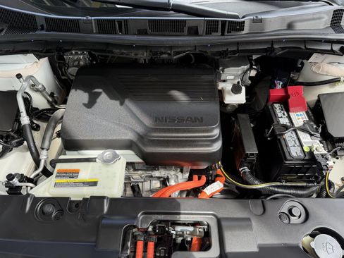 Used 2025 Nissan Leaf S FWD image 37