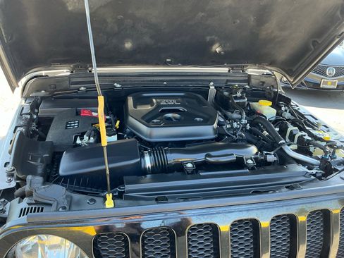 Used 2021 Jeep Wrangler Unlimited Sport AWD/4WD image 22