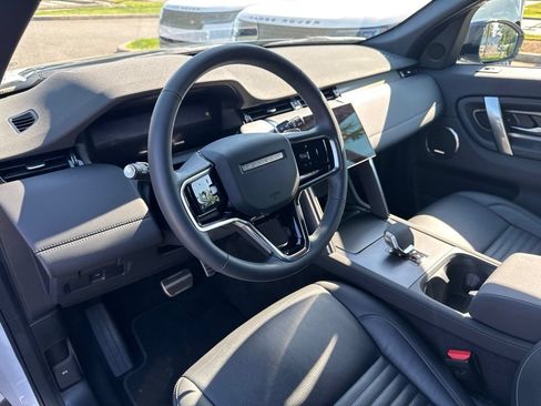 Certified 2025 Land Rover Discovery Sport Dynamic SE AWD/4WD image 13