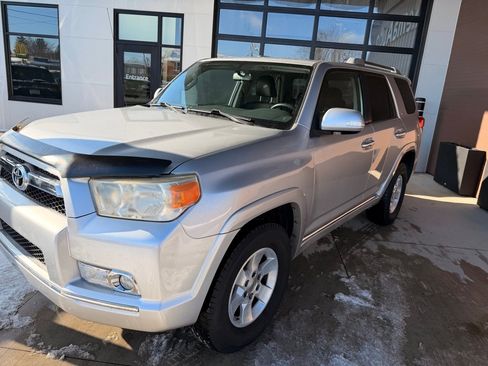 Used 2010 Toyota 4Runner SR5 image 3