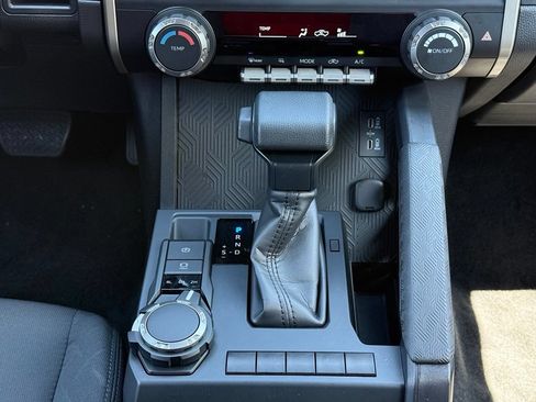 Certified 2025 Toyota Tacoma SR AWD/4WD image 27