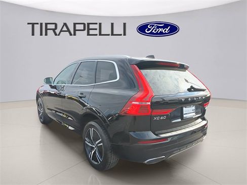 Used 2018 Volvo XC60 T6 R-Design w/ Convenience Package image 2