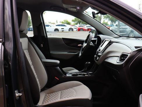 Used 2021 Chevrolet Equinox LS FWD image 30