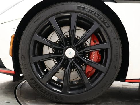 Used 2018 Aston Martin DB11 Coupe image 85