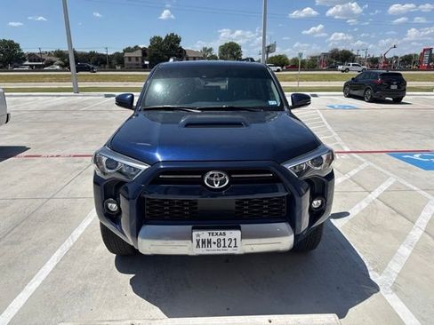 Used 2022 Toyota 4Runner TRD Off-Road Premium w/ Moonroof Package AWD/4WD image 2