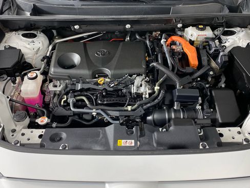 Used 2021 Toyota RAV4 XLE w/ Convenience Package image 14