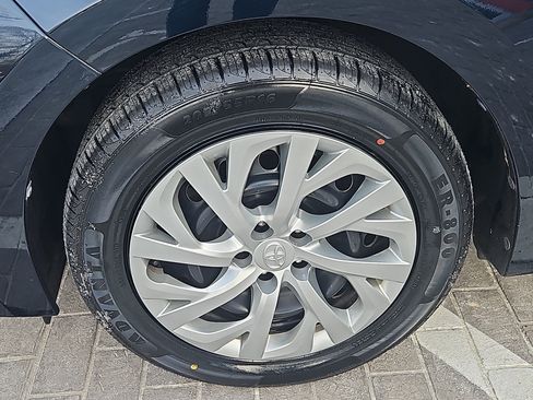 Used 2019 Toyota Corolla LE image 4