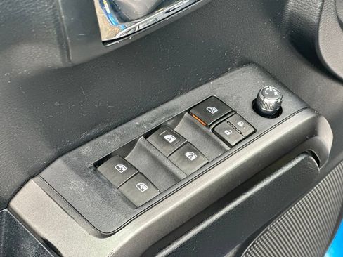 Used 2016 Toyota Tacoma TRD Sport w/ Towing Package AWD/4WD image 16