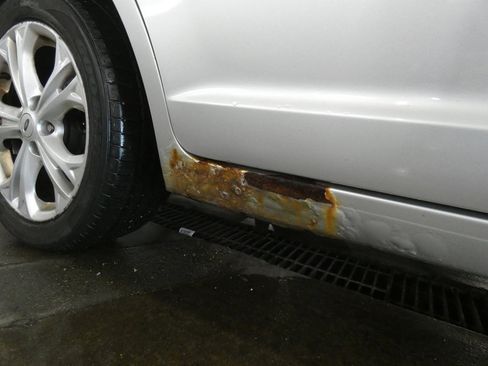 Used 2012 Ford Fusion SE image 5