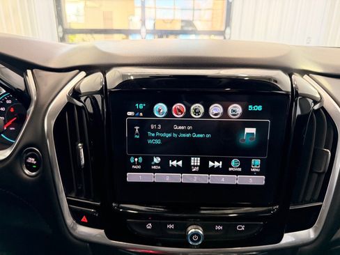 Used 2019 Chevrolet Traverse RS image 26