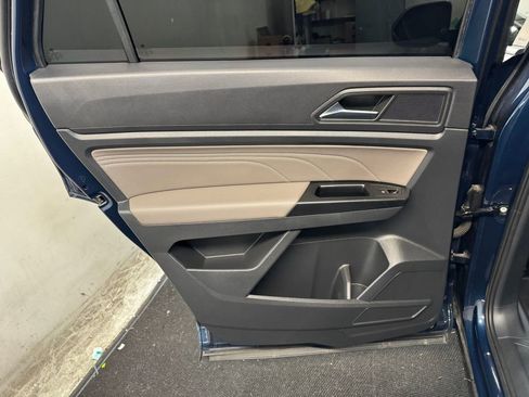 Used 2021 Volkswagen Atlas Cross Sport SE w/ Panoramic Sunroof Package image 16