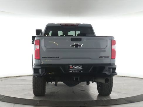 Used 2024 Chevrolet Silverado 2500 ZR2 w/ Technology Package AWD/4WD image 11