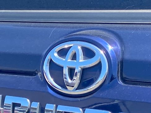 Used 2024 Toyota 4Runner SR5 AWD/4WD image 4