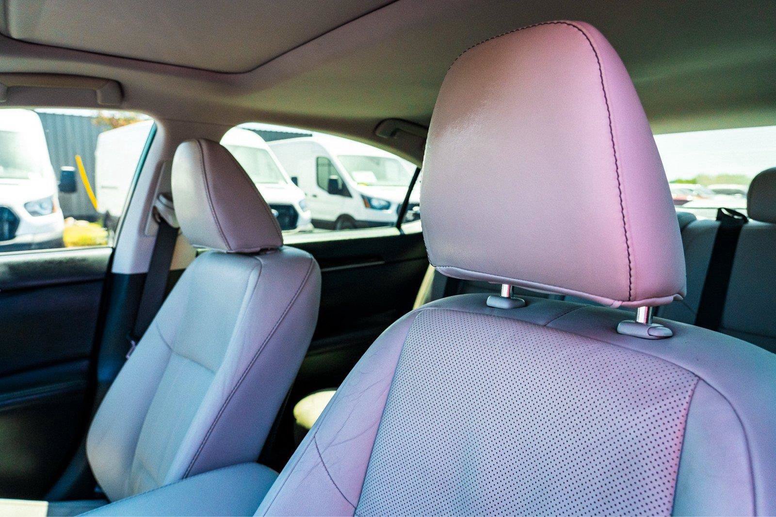 Used 2017 Lexus ES 300h w/ Luxury Package FWD image 23