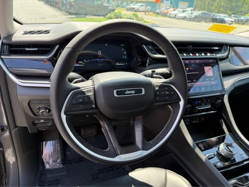 Used 2023 Jeep Grand Cherokee 4WD 4xe w/ Luxury Tech Group II image 13
