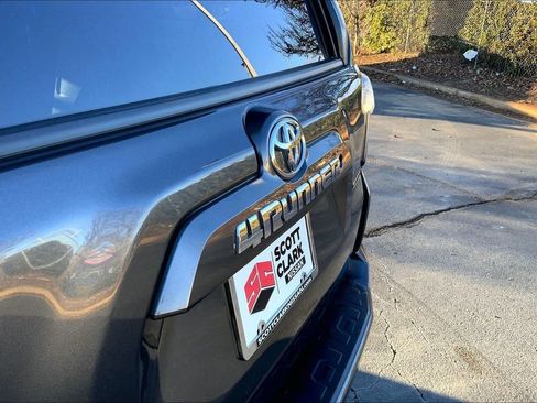 Used 2018 Toyota 4Runner SR5 image 22