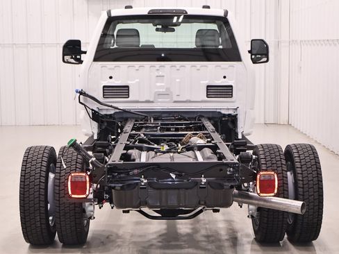 New 2026 Ford F550 4x4 Regular Cab Super Duty image 8
