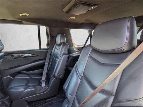 Used 2019 Cadillac Escalade ESV Platinum AWD/4WD image 12