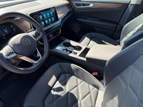 New 2026 Volkswagen Atlas SE FWD image 20