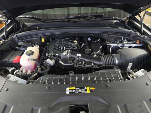 Used 2025 Jeep Grand Cherokee L Limited w/ Luxury Tech Group II image 5