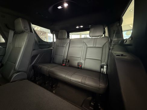 Used 2023 Chevrolet Tahoe RST AWD/4WD image 35