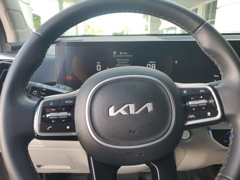 Used 2024 Kia Sorento S w/ Panoramic Sunroof Package FWD image 24