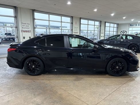 Used 2025 Toyota Camry LE image 3