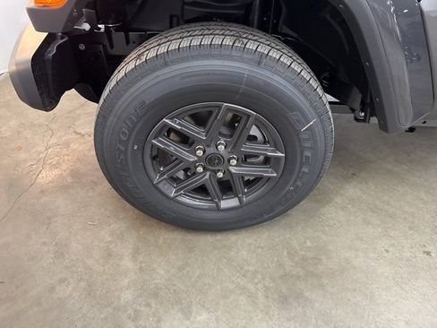 New 2025 Jeep Gladiator Sport image 20