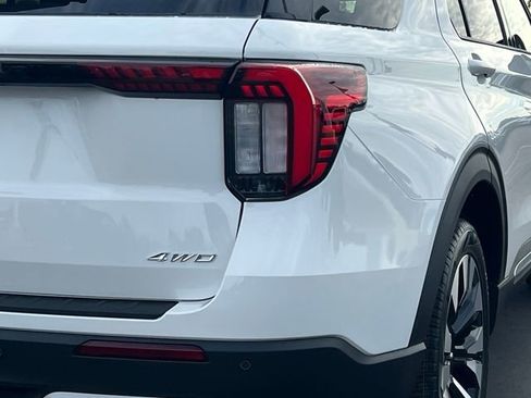 New 2026 Ford Explorer Platinum w/ LUX Leather Package AWD/4WD image 9
