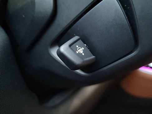 Used 2020 BMW X5 xDrive40i w/ Premium Package image 27