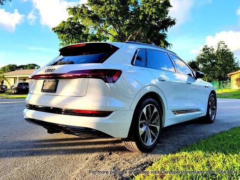 Used 2021 Audi e-tron Premium Plus w/ Premium Plus Package image 22