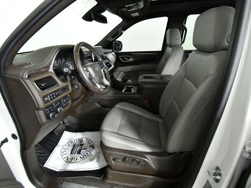 Used 2021 Chevrolet Tahoe Z71 w/ Z71 Signature Package image 5