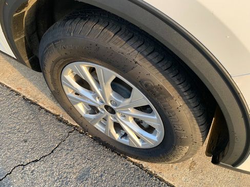 Used 2023 Ford Escape Active image 9