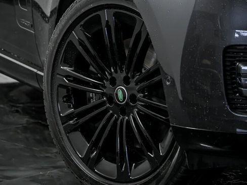 Used 2023 Land Rover Range Rover Long Wheelbase Autobiography image 3