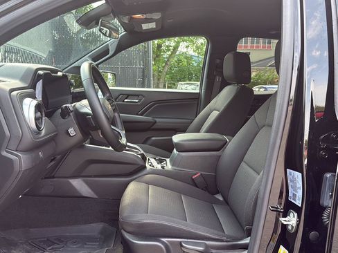 Used 2024 Chevrolet Colorado LT AWD/4WD image 9