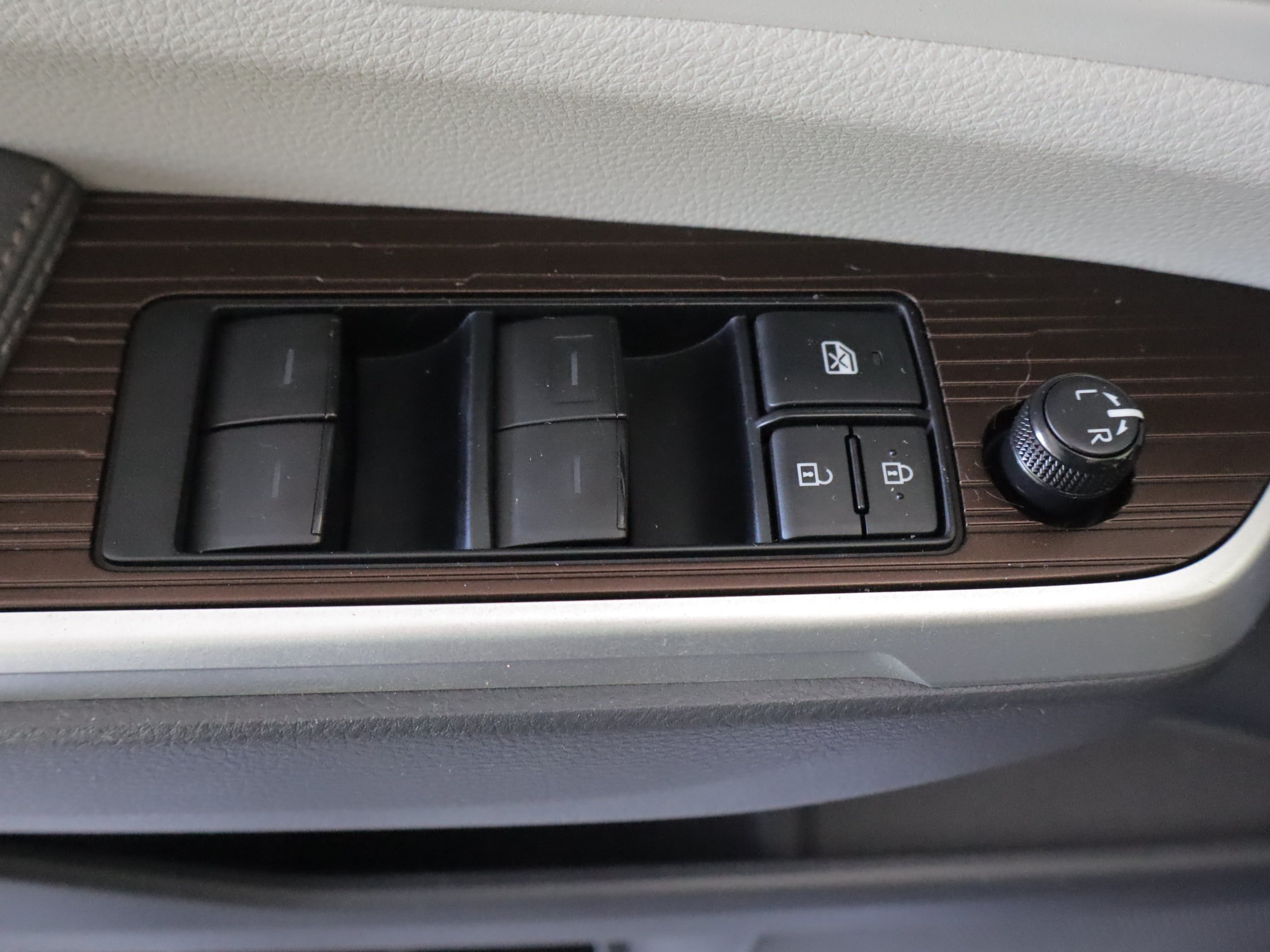 Used 2021 Toyota Sienna XLE w/ XLE Plus Package AWD/4WD image 12