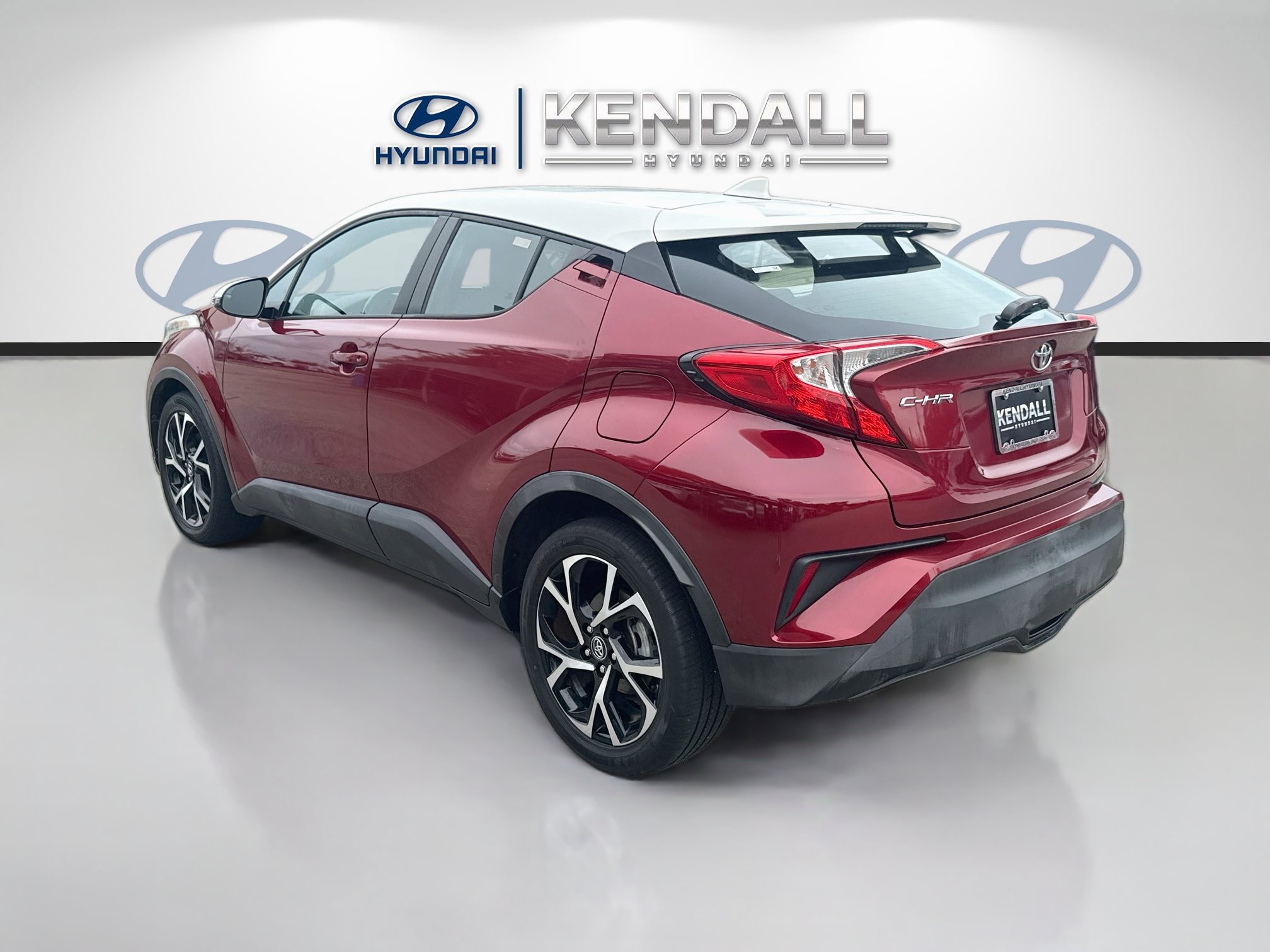 Used 2018 Toyota C-HR XLE FWD image 4