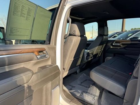Used 2024 Chevrolet Silverado 2500 High Country w/ Technology Package AWD/4WD image 42