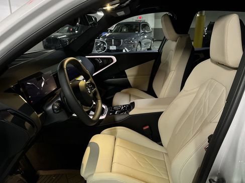 Used 2025 BMW X3 xDrive30i w/ Premium Package image 11