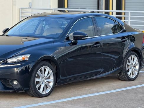 Used 2016 Lexus IS 200t RWD image 4