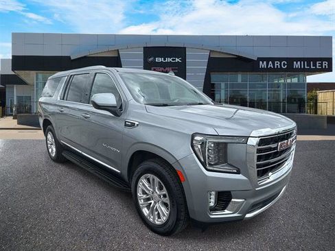 Used 2023 GMC Yukon XL SLT AWD/4WD image 1