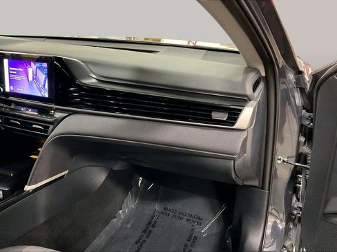 Used 2025 Toyota Camry LE AWD/4WD image 18