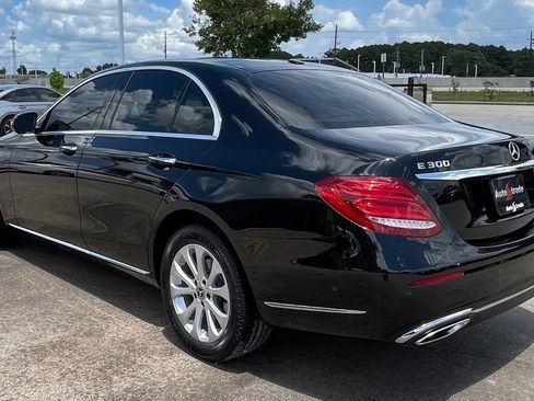 Used 2018 Mercedes-Benz E 300 4MATIC w/ Premium 1 Package image 3