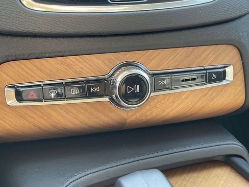 Used 2023 Volvo XC90 B6 Plus w/ Protection Package Premier AWD/4WD image 19