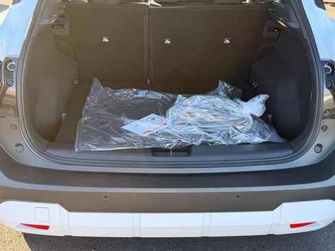 New 2026 Nissan Kicks SV w/ SV Premium Package FWD image 4