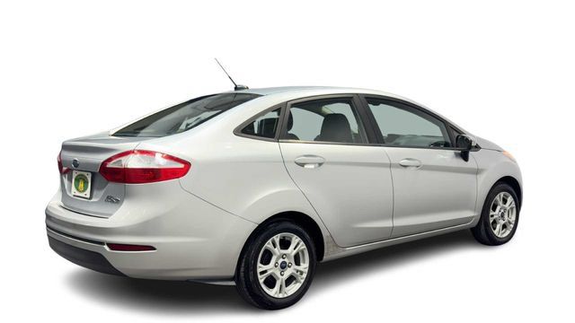 Used 2015 Ford Fiesta SE FWD image 2
