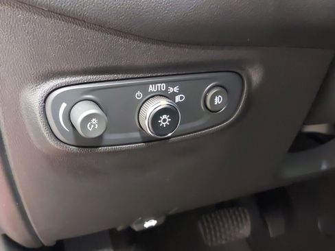 Used 2020 Chevrolet Equinox LT image 23