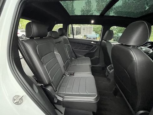 Certified 2024 Volkswagen Tiguan SEL R-Line AWD/4WD image 27