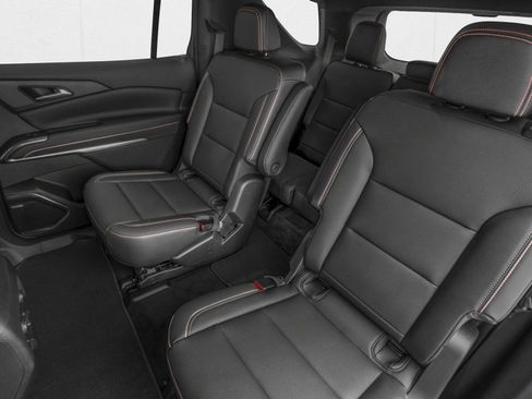 New 2026 Chevrolet Traverse Z71 w/ Enhanced Driving Package AWD/4WD image 9